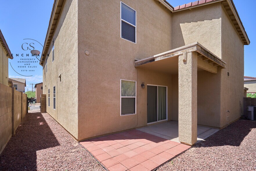 Building Photo - 4211 E Wading Pond Dr