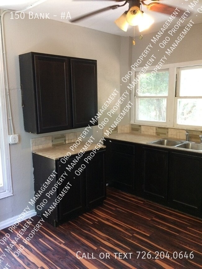 Building Photo - 150 Bank-#A