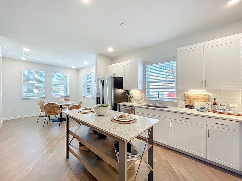 2 Bedroom, 2 Bath | 1,206 Sq Ft | Open Living with a Full Dining Space for Entertaining - Bayfront On Sand Lake