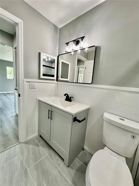 Building Photo - 460 Base Ave E