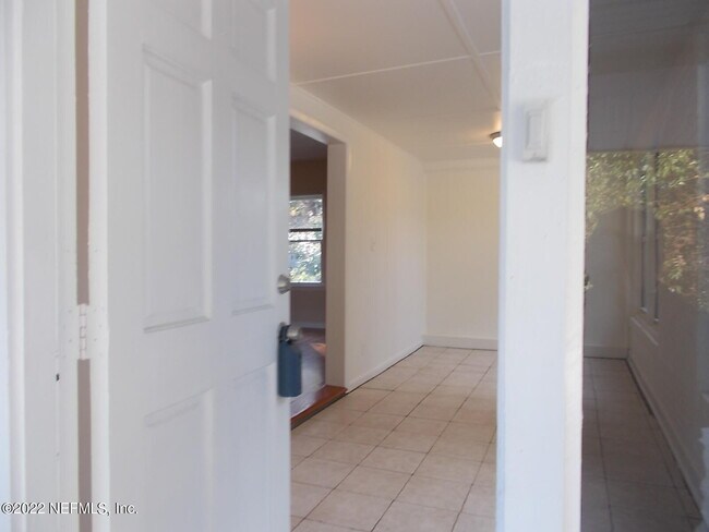 Building Photo - 5738 Cruz Rd