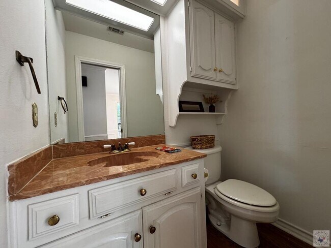Building Photo - 4/2.5 PG Townhouse Available
