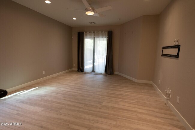 Building Photo - 1726 W Desperado Way