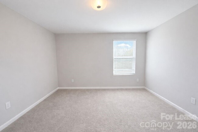 Building Photo - 11154 Woodland Crk Wy