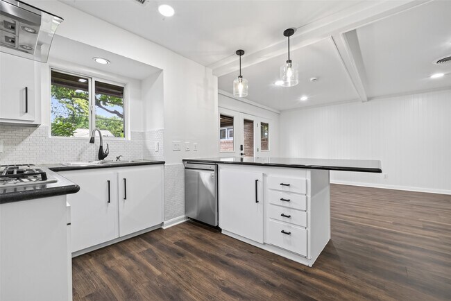 Building Photo - 5830 Yarwell Dr
