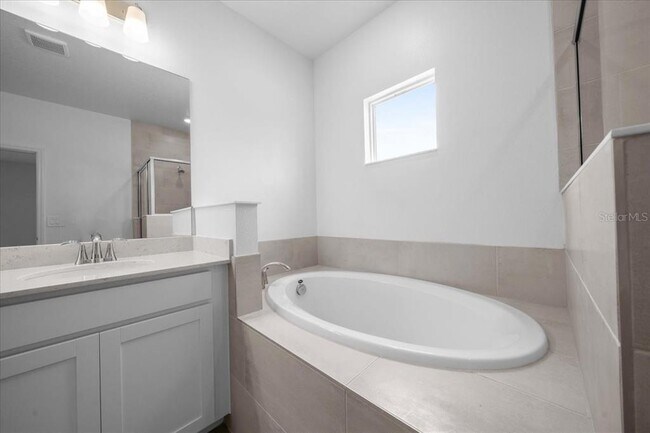 Building Photo - 8885 SW 68th Ter Rd