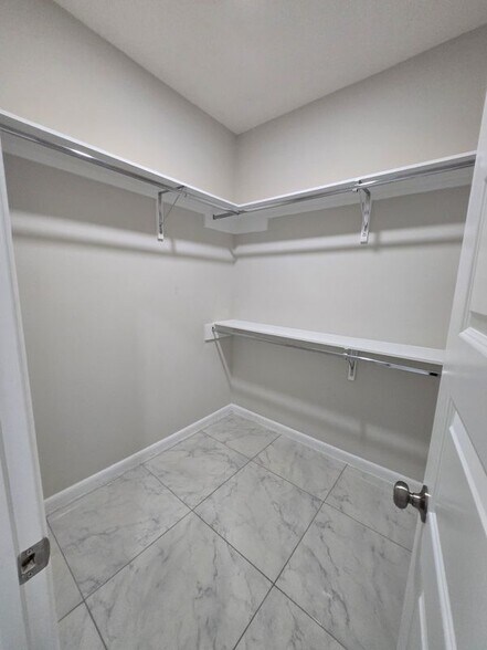 Building Photo - 1018 N Woodson Ave