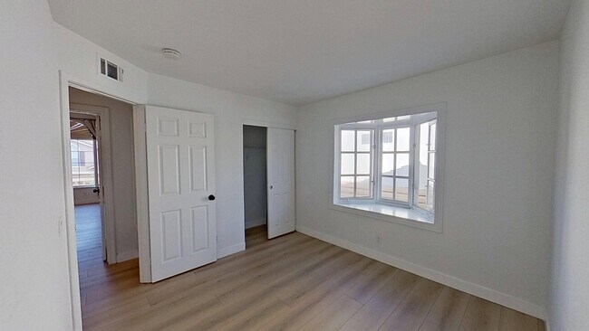 Building Photo - 5752 Centerstone Ct