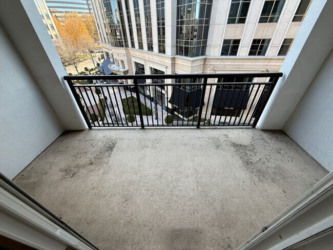 Building Photo - 4620 Piedmont Row Dr