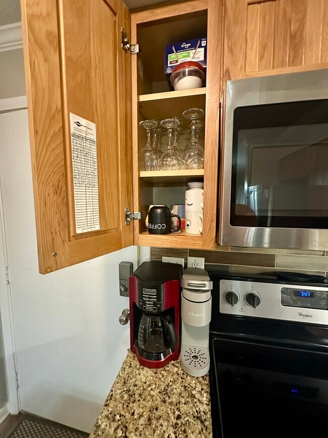 Building Photo - 45 Folly Field Rd