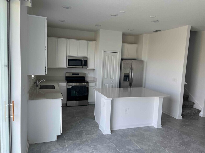 Building Photo - 3141 Laurent Lp