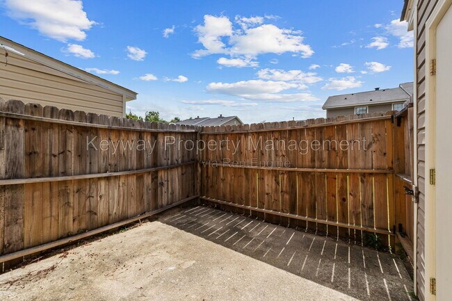 Building Photo - 3930 Almon Dr