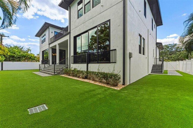 Building Photo - 481 W Davis Blvd