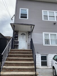Building Photo - 215 Lincoln St