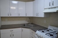 Building Photo - 455 Fairview Ave