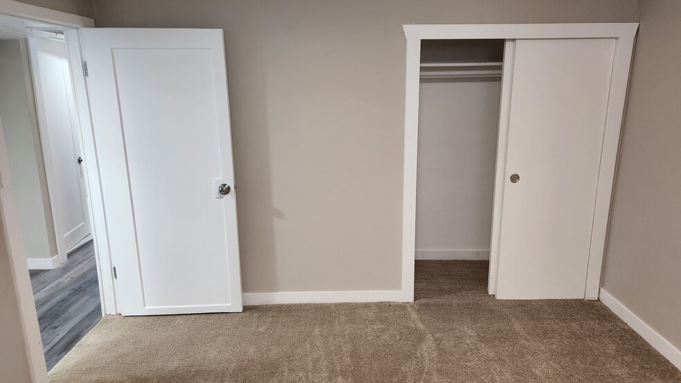 Building Photo - 920 W 600 N