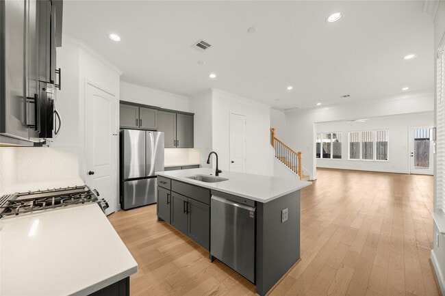Building Photo - 946 Judiway St