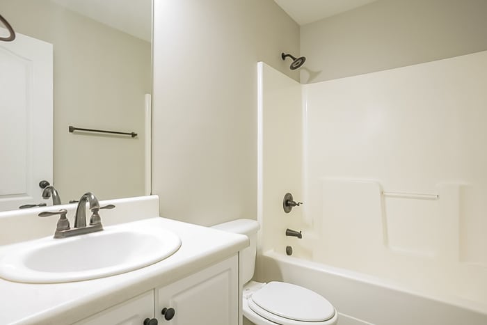 Building Photo - 815 Westlawn Dr