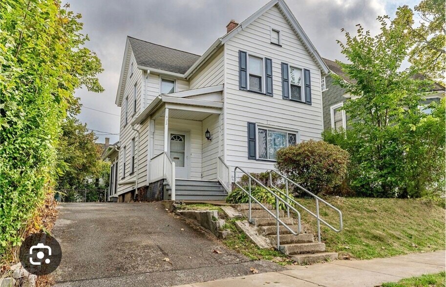 Building Photo - 422 Seward St