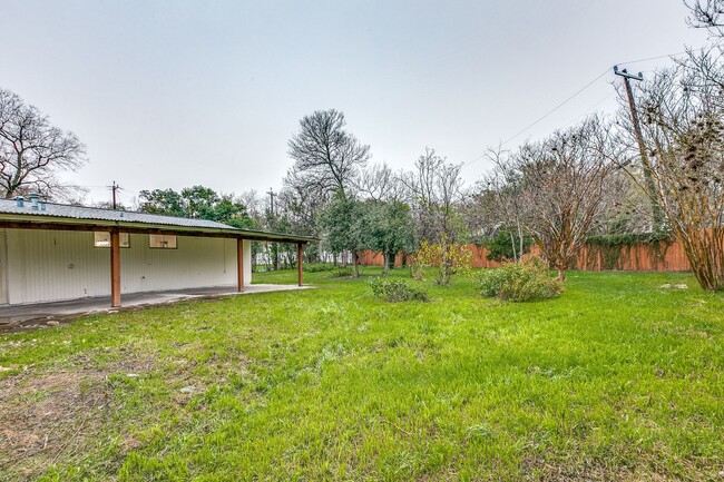 Building Photo - MID-CENTURY MODERN IN BEL MEADE