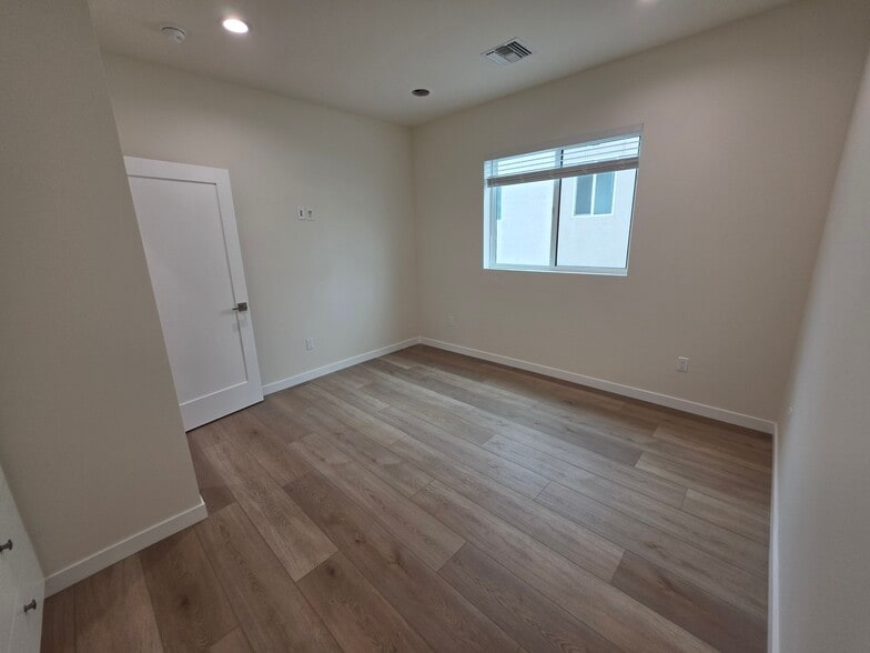 Building Photo - 6746 Ben Ave