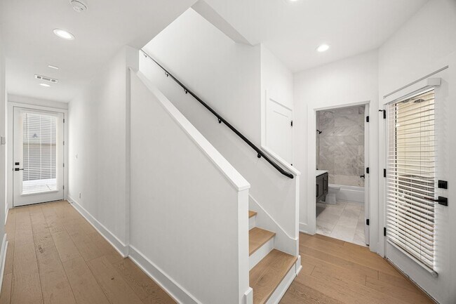 Building Photo - 1312 Heslep St