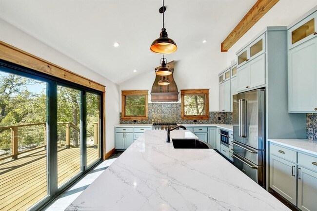 Building Photo - 108 Hub Dr