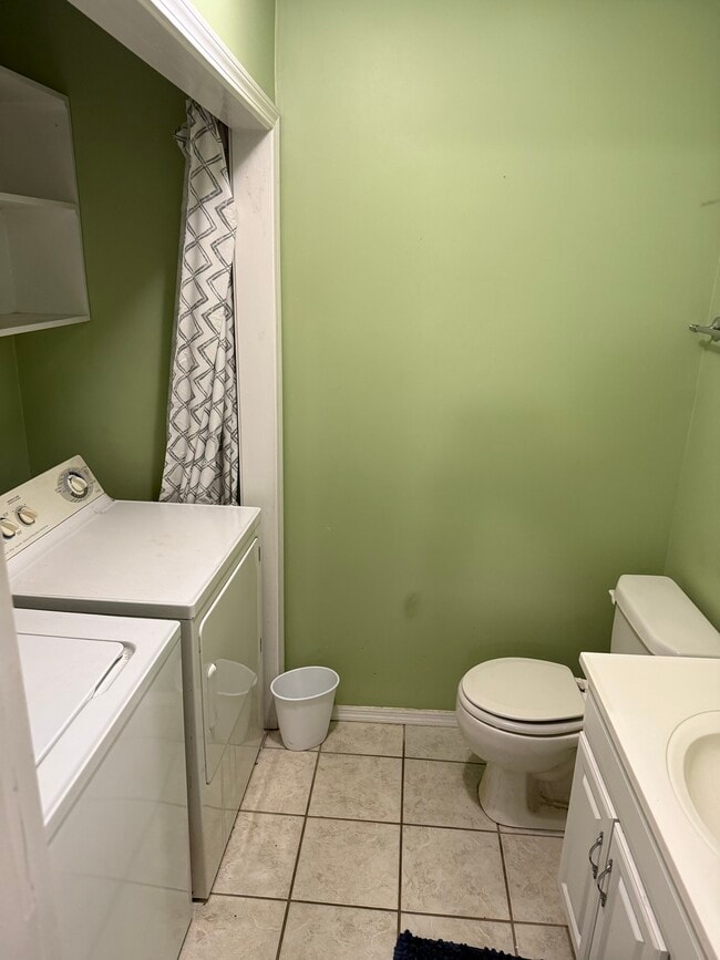 Building Photo - 720 Coventry Ln