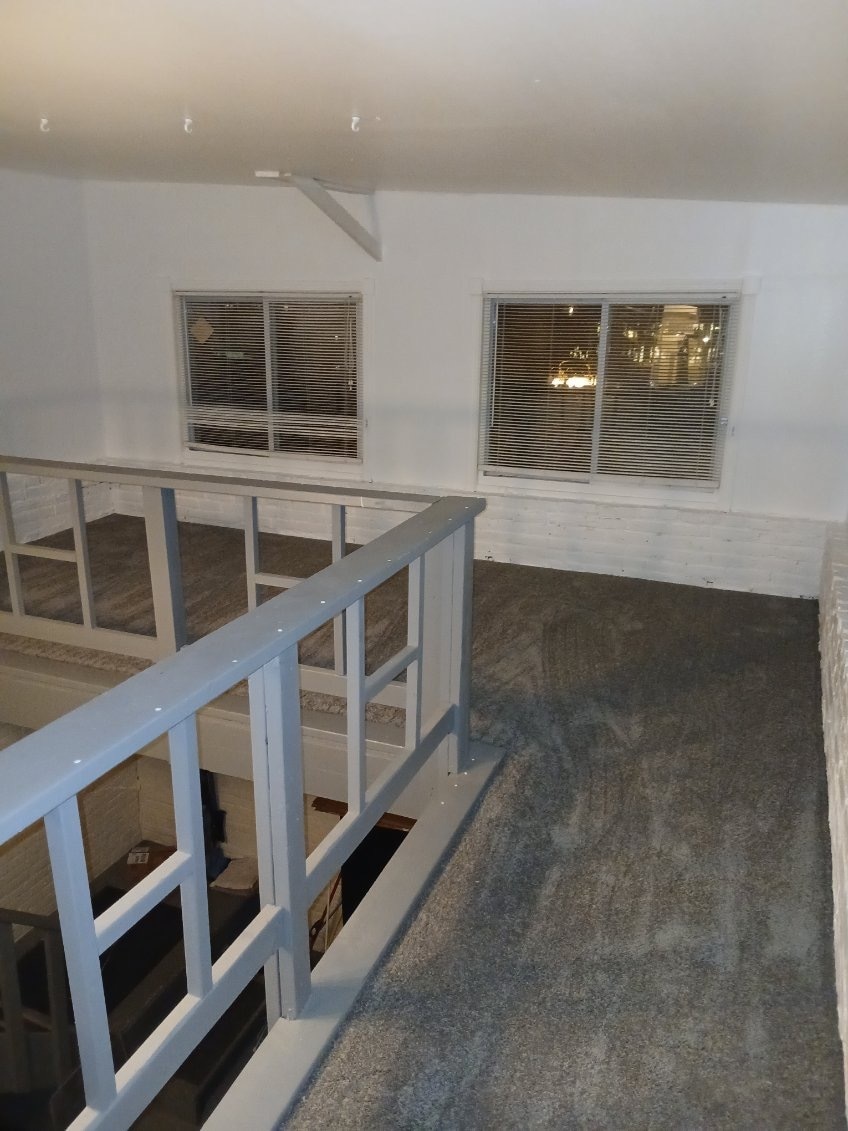 Loft West end behind stairs - 2210 Murray Hill Rd