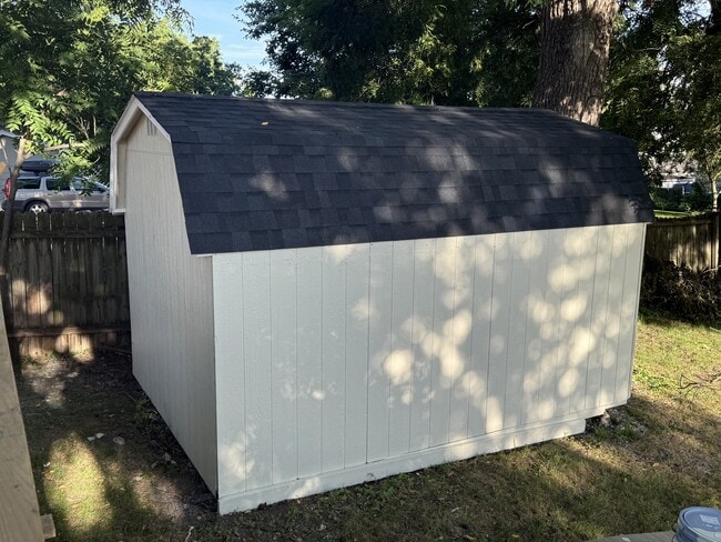 Building Photo - 5301 Urbandale Ave