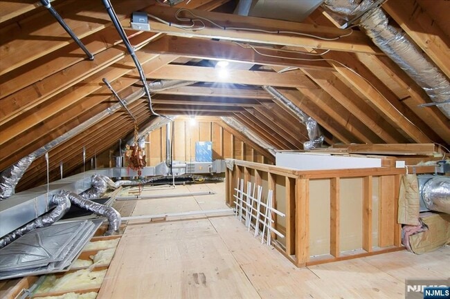Building Photo - 85 Harvey Ave