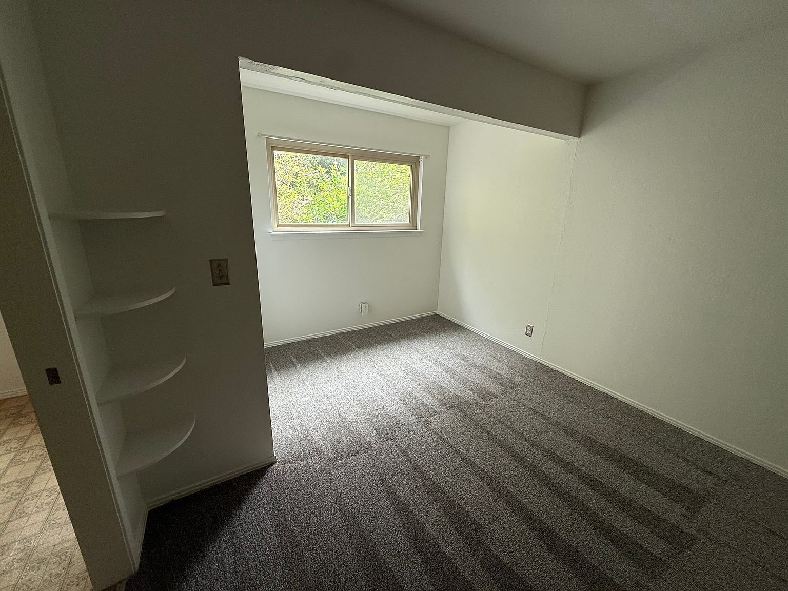 Building Photo - 561 Princeton Pl