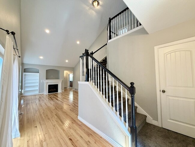 Building Photo - 5175 Fox Hollow Way
