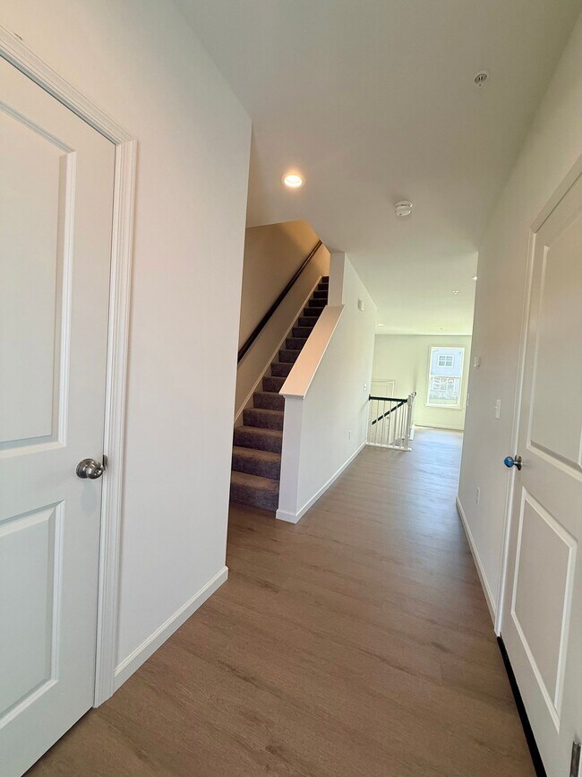 Building Photo - 45 N Conifer Dr