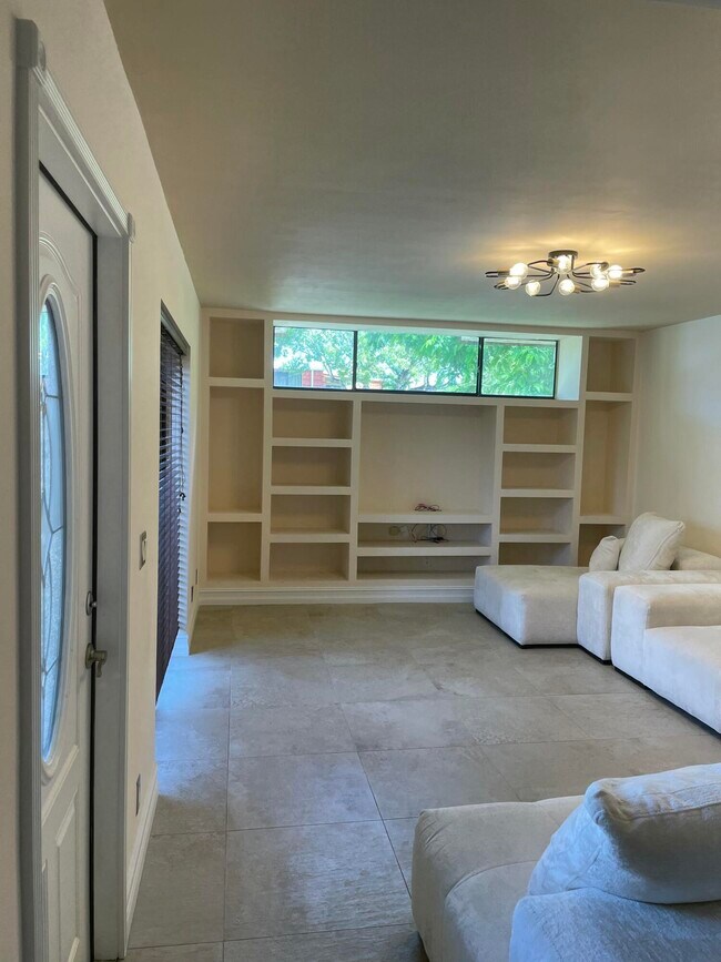 Building Photo - 22976 Oxford Pl