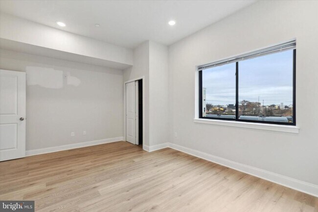 Building Photo - 2157 E Lehigh Ave