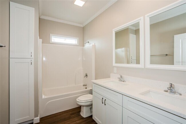 Building Photo - 1311 28th St S