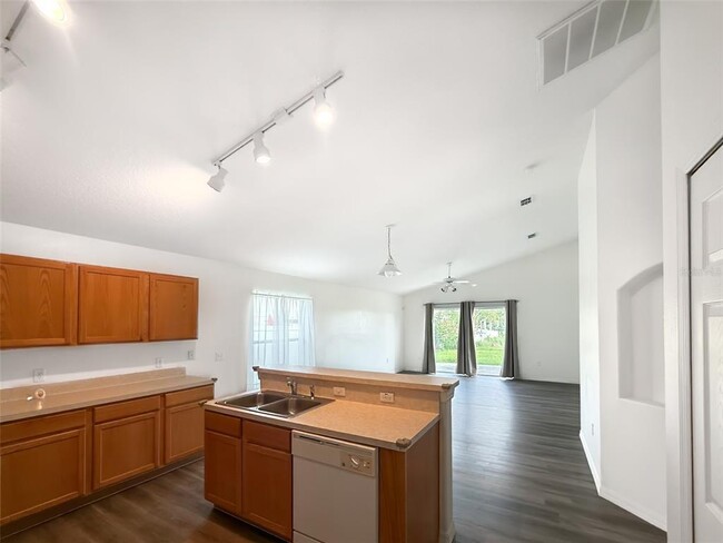 Building Photo - 129 Garberia Dr