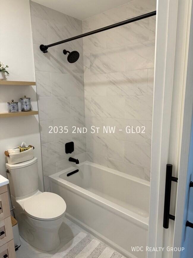 Building Photo - 2035 2nd St NW