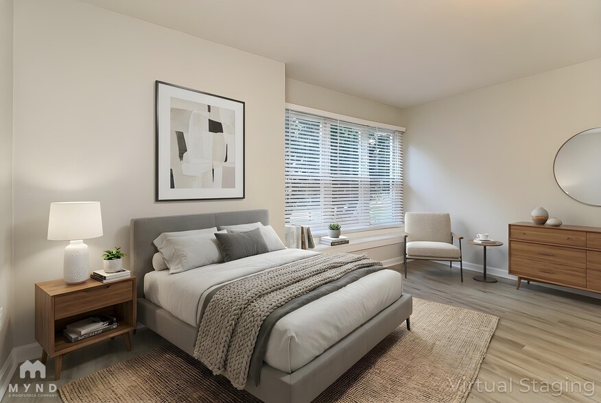 Building Photo - 5037 Huntingcreek Dr