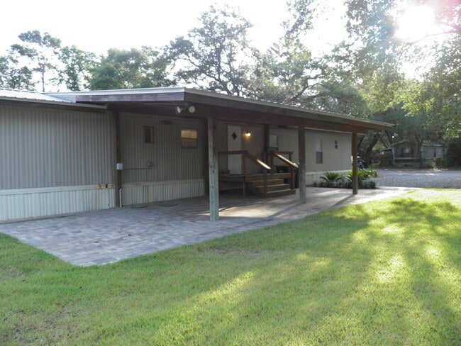 Building Photo - 804 Gibson Rd