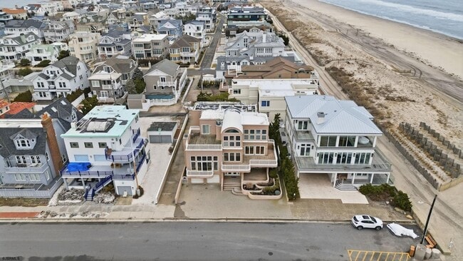 Building Photo - 119 S 11th Ave