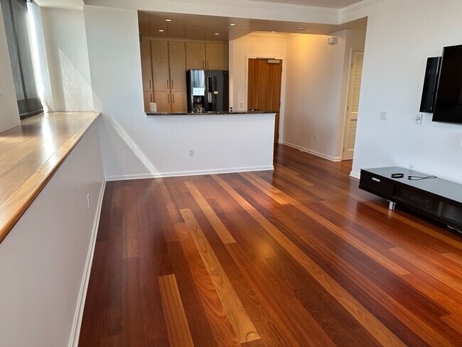 Building Photo - Epic REA: Fabulous 2 BR/2 BA South Beach C...