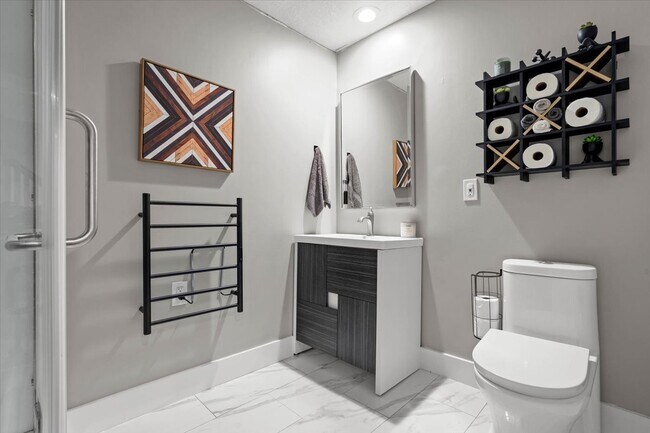 Building Photo - 9004 W 148th St