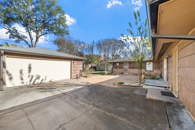 Building Photo - 4614 Merwin St