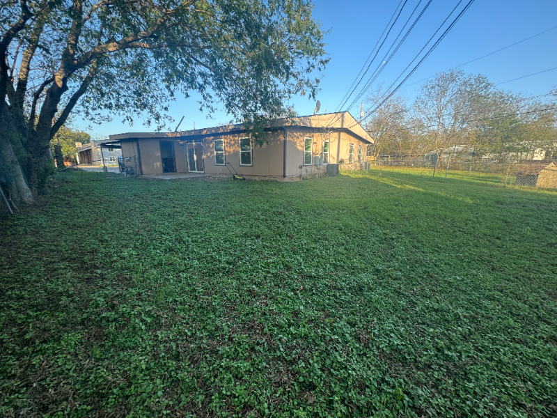 Building Photo - 5000 Cottonwood Cir