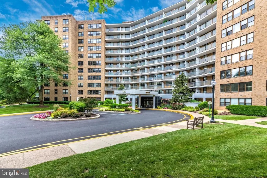 Building Photo - 1600 Hagys Ford Rd N