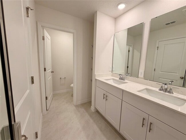 Building Photo - 709 Spartina St