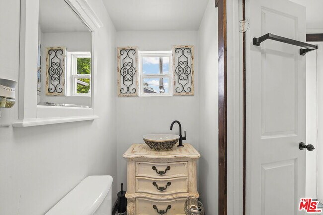 Building Photo - 5732 6th Ave