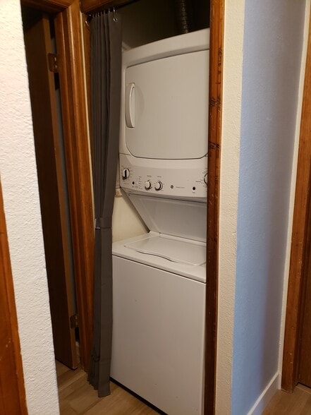 Your very own washer& dryer! - 8378 S Upham Way